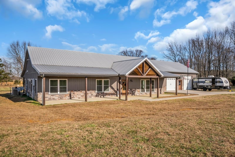 1547 Manley Loop, Dickson, TN 37055