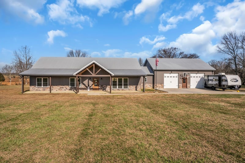 1547 Manley Loop, Dickson, TN 37055