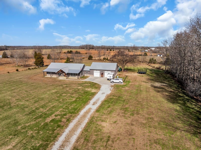1547 Manley Loop, Dickson, TN 37055