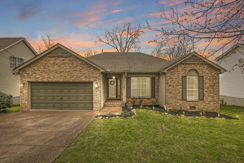 2704 Leesa Ann Ln, Old Hickory, TN 37138