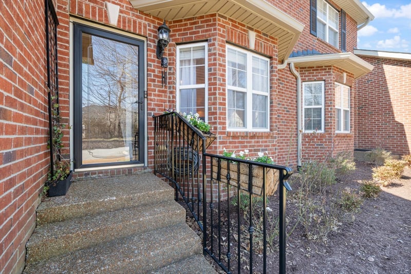 1007 Cashmere Dr, Thompsons Station, TN 37179