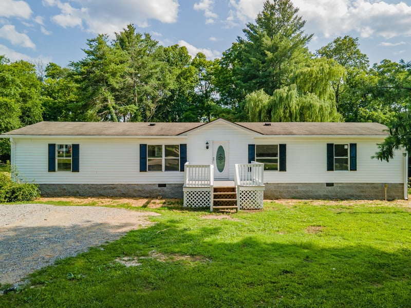 3907 General Lee Rd, Culleoka, TN 38451