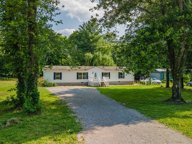 3907 General Lee Rd, Culleoka, TN 38451