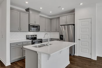 5063 Dayflower Dr, Hermitage, TN 37076