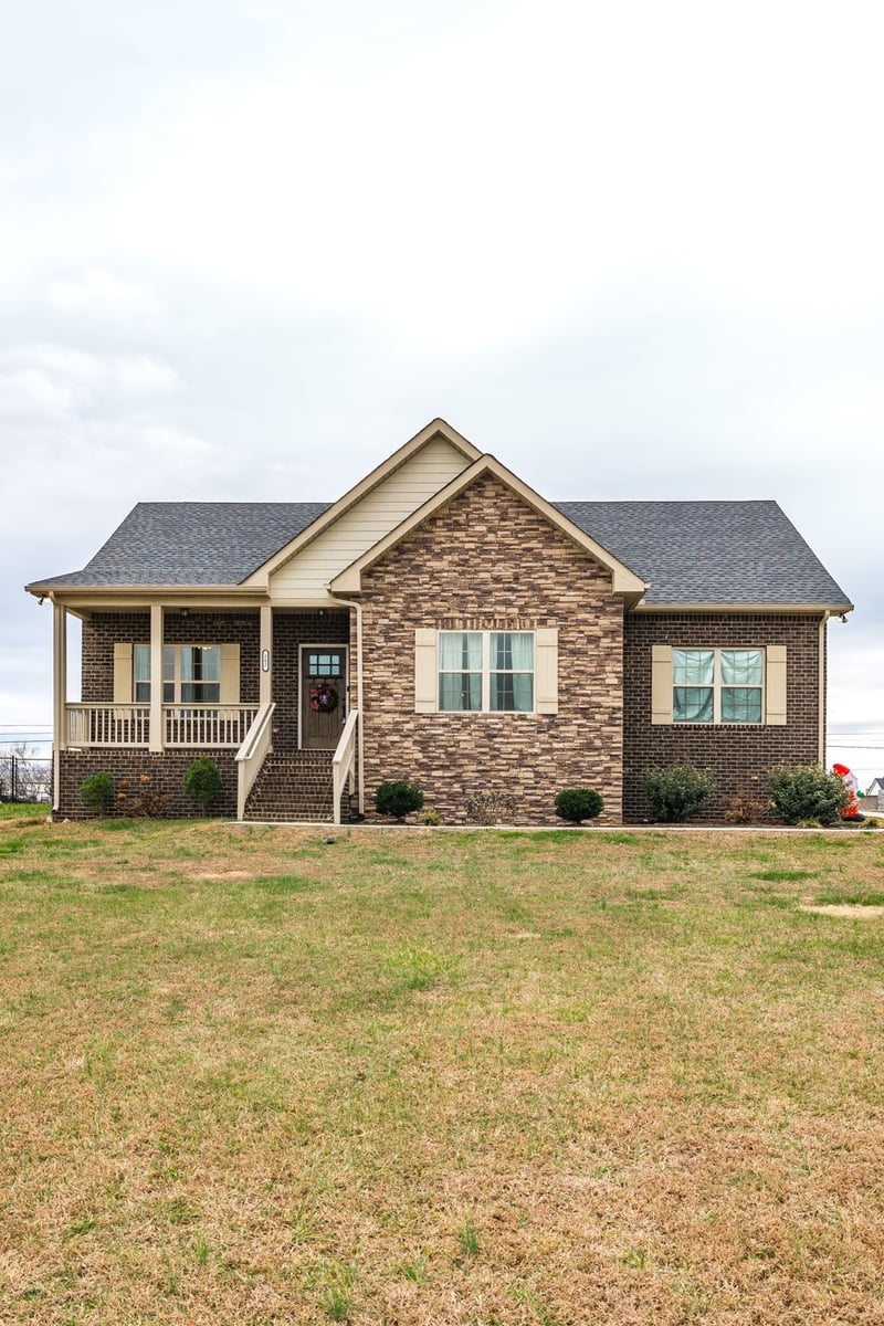 202 Hollow Tree Cir, Castalian Springs, TN 37031