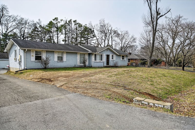 722 Robert Burns Dr, Nashville, TN 37217