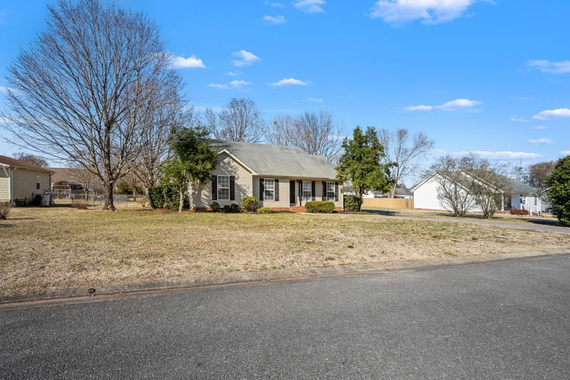 3227 Westbrook Dr, Murfreesboro, TN 37130