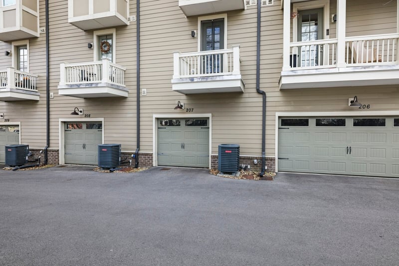207 Porter Village Cir, Nashville, TN 37206