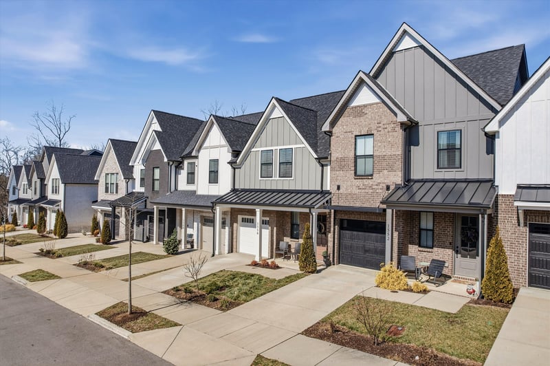 1552 Nickelby Pl, Thompsons Station, TN 37179