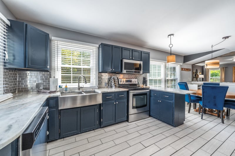 2104 Cliff Dr, Nashville, TN 37218