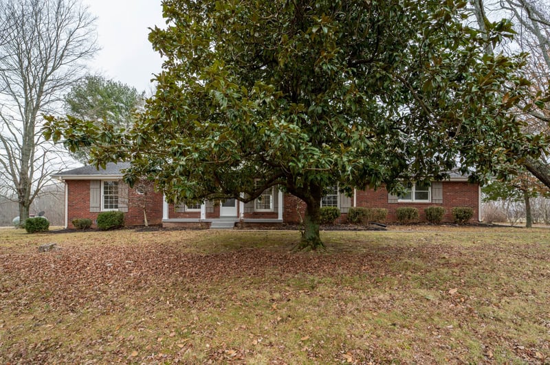 6498 N Mount Pleasant Rd, Greenbrier, TN 37073