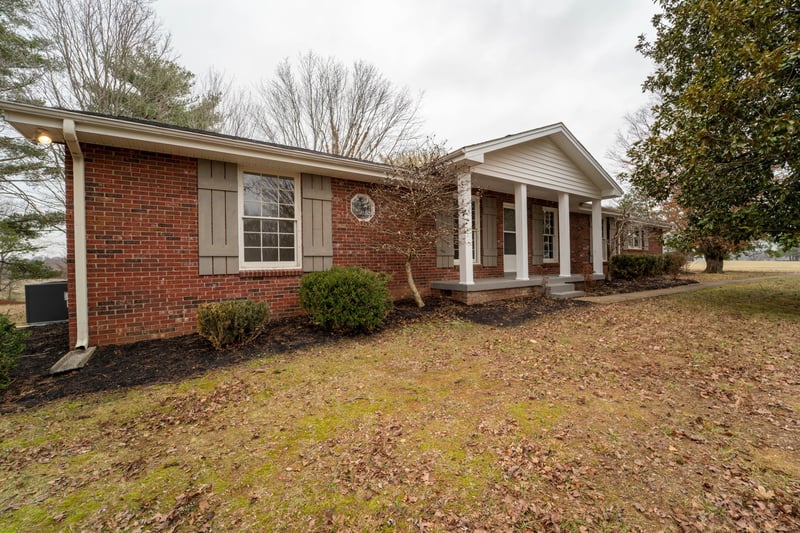 6498 N Mount Pleasant Rd, Greenbrier, TN 37073