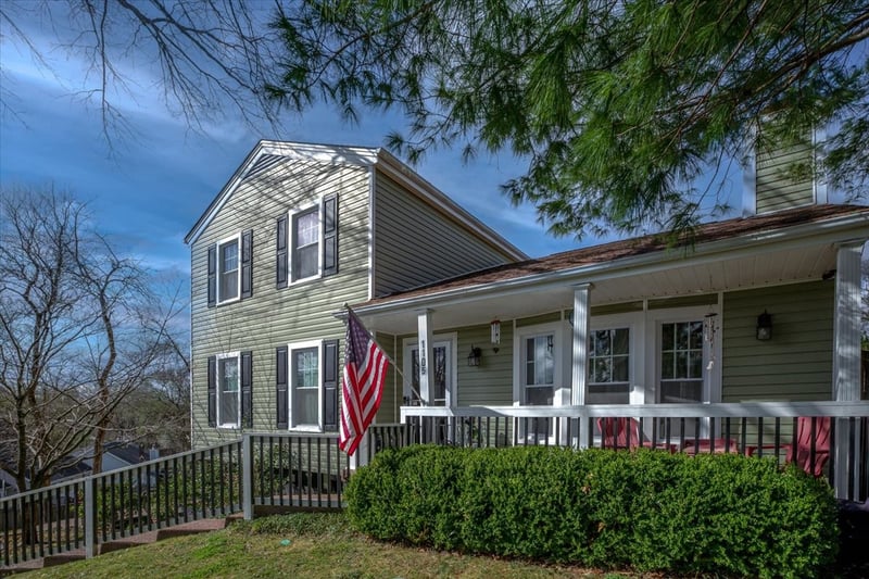 1105 Blythe Ct, Nashville, TN 37221