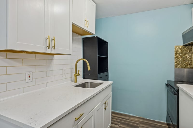 550 Harding Pl #F107, Nashville, TN 37211