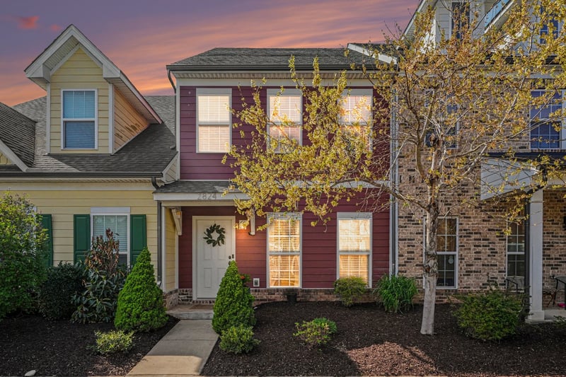 2824 Sterlingshire Dr, Murfreesboro, TN 37128