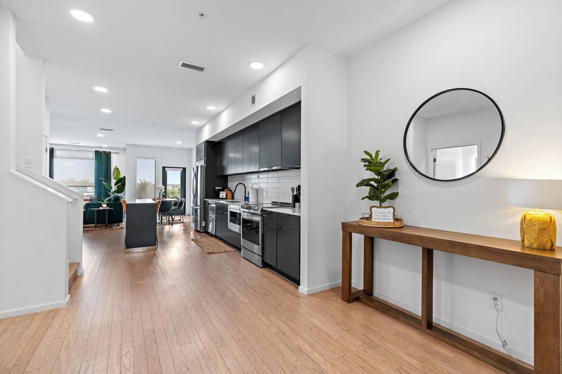 700 1st Ave #504, Nashville, TN 37201