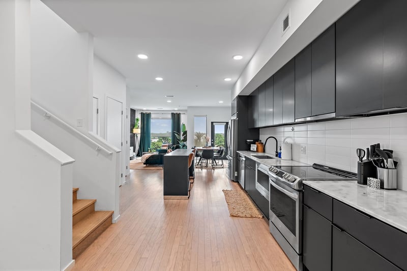 700 1st Ave #504, Nashville, TN 37201