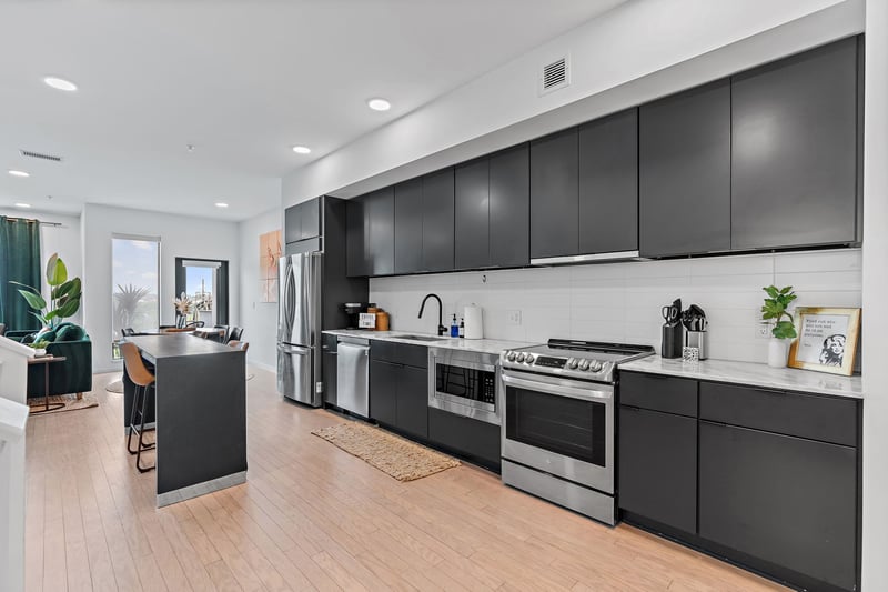 700 1st Ave #504, Nashville, TN 37201