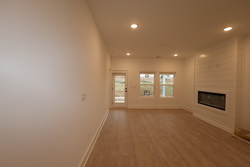 549 Canal Cir, Nashville, TN 37214