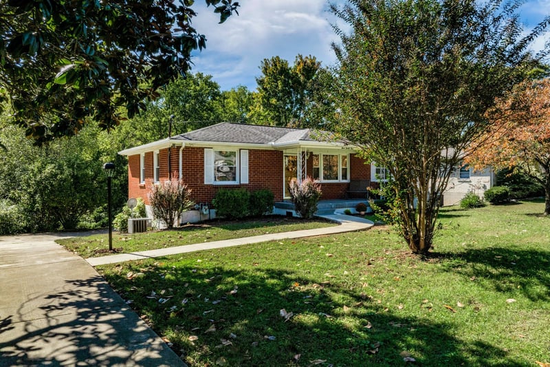 324 Jacksonian Dr, Hermitage, TN 37076