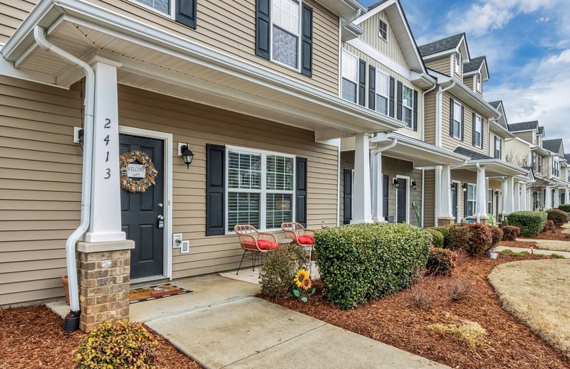 2413 New Holland Cir, Murfreesboro, TN 37128