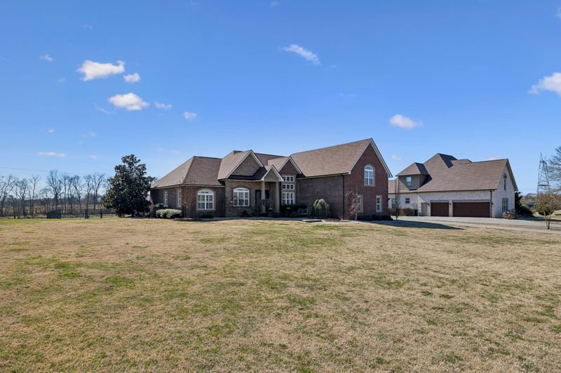 348 W Lee Etta Dr, Gallatin, TN 37066