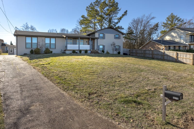 3016 Runabout Dr, Nashville, TN 37217