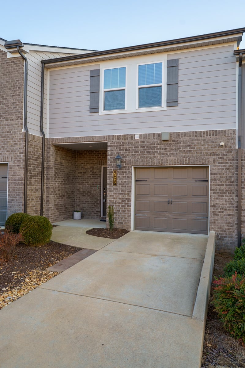 523 Stovall Ln, Columbia, TN 38401