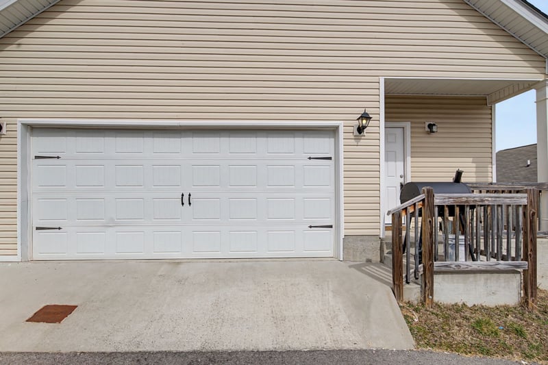 2217 Silverton Dr, Nashville, TN 37207