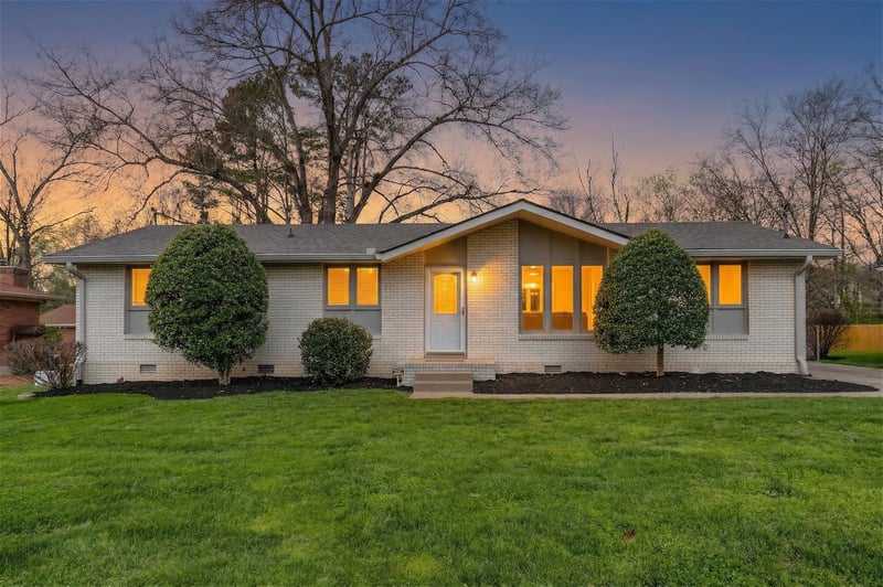 7932 Stallion Dr, Nashville, TN 37221