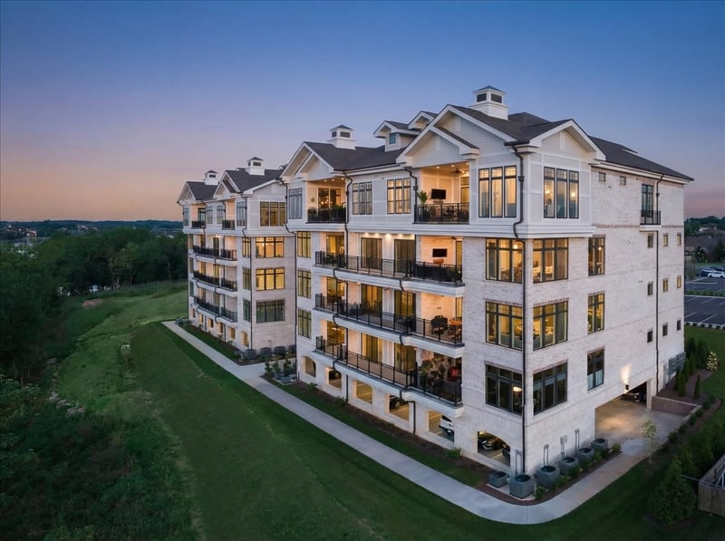 1024 Club View Dr #F202, Gallatin, TN 37066