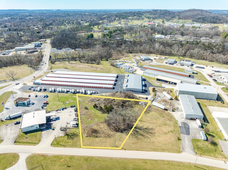 1 Tradewind Dr, Columbia, TN 38401