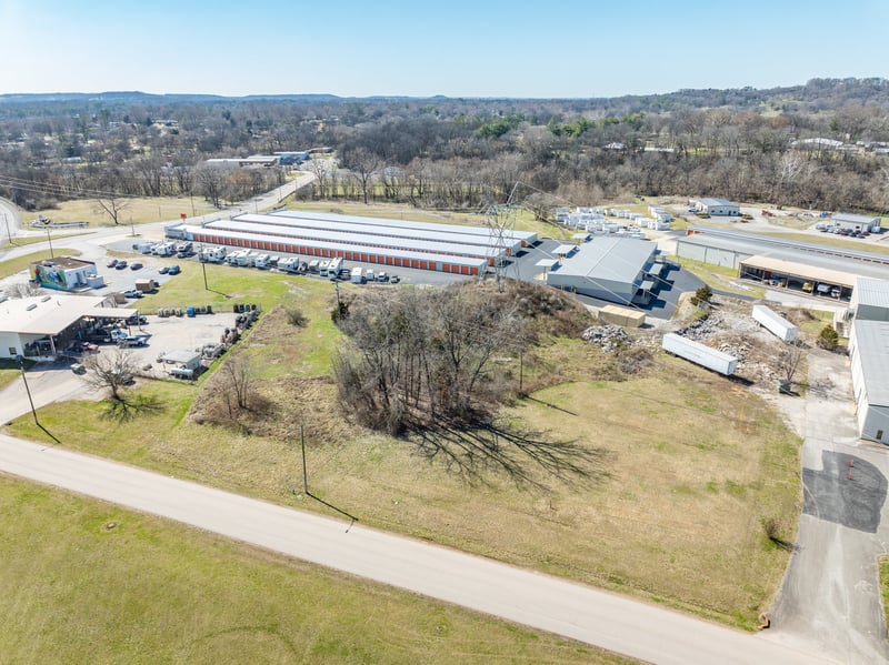 1 Tradewind Dr, Columbia, TN 38401