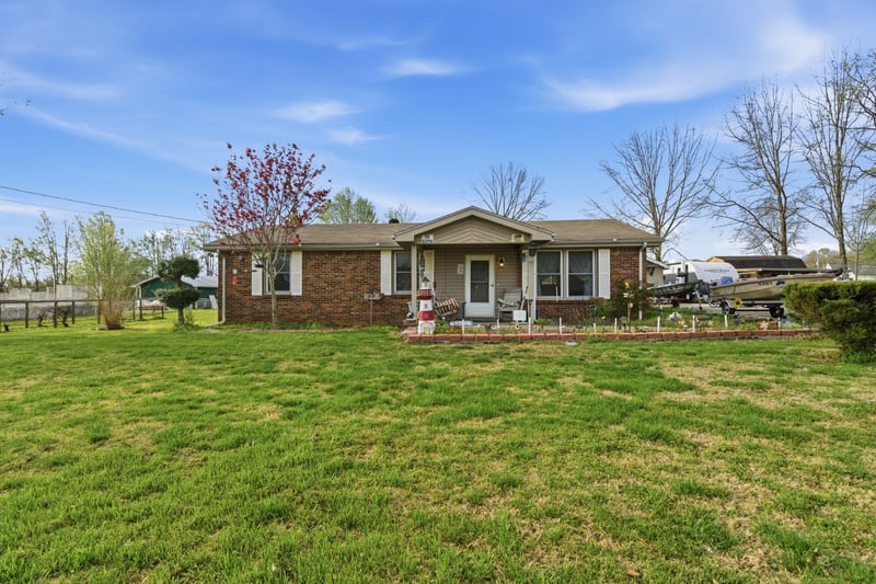 1923 Blue Bird Dr, Pleasant View, TN 37146