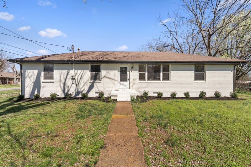 1015 Dickens St, Greenbrier, TN 37073