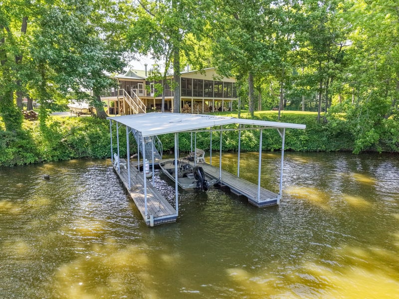 1050 Sunrise Cir, Ashland City, TN 37015