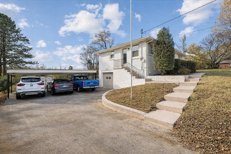 924 Shauna Dr, Nashville, TN 37214