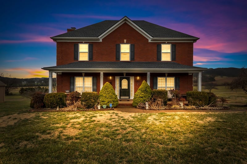 2219 Twin Peaks Ct, Spring Hill, TN 37174