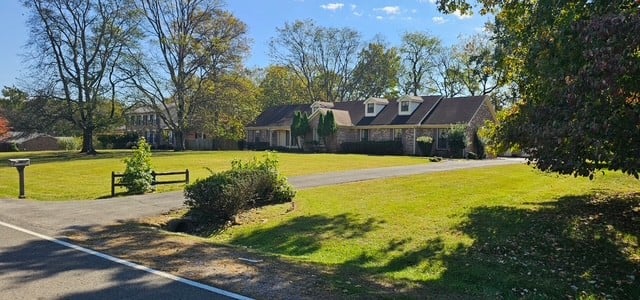 132 Choctaw Dr, Hendersonville, TN 37075