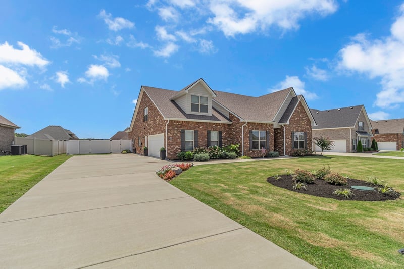 1724 Day Flower Dr, Murfreesboro, TN 37130