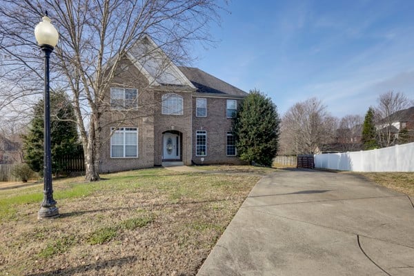 5007 Caira Ct, Pleasant View, TN 37146