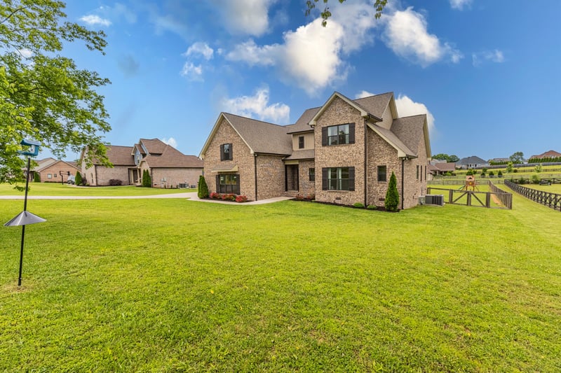 746 N Russell St, Portland, TN 37148