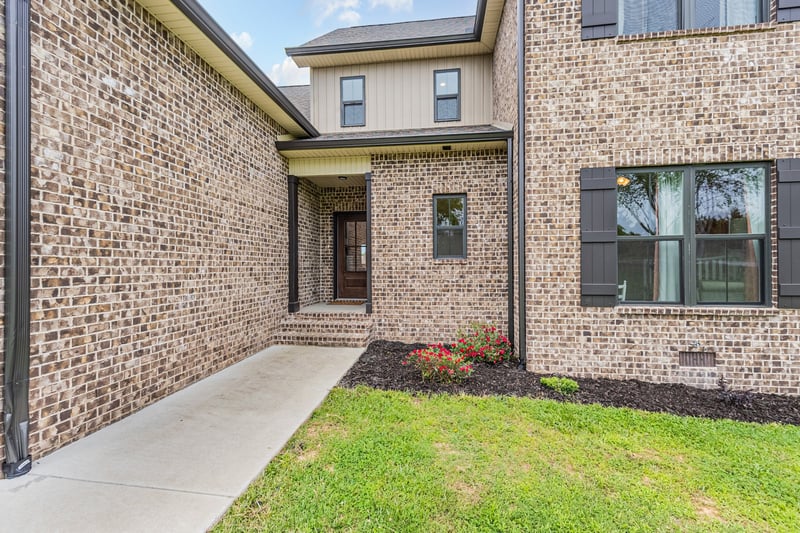 746 N Russell St, Portland, TN 37148