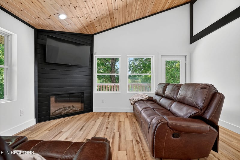 99 Judkins Ln, Hickman, TN 38567