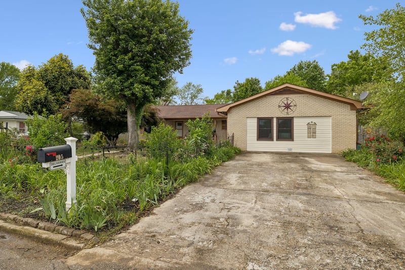 205 Riverside Dr, Carthage, TN 37030