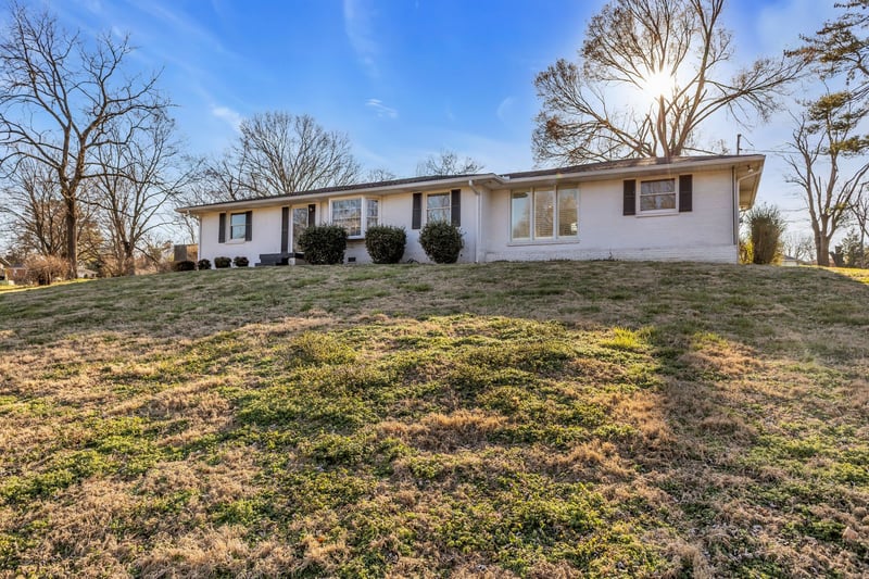 301 Bramblewood Dr, Nashville, TN 37211