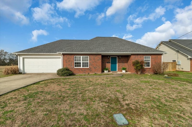 331 Autumn Glen Dr, Murfreesboro, TN 37129