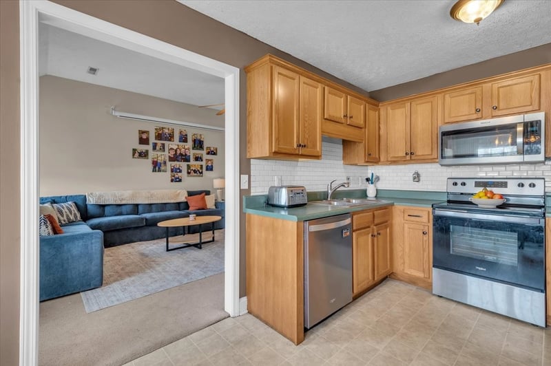 331 Autumn Glen Dr, Murfreesboro, TN 37129