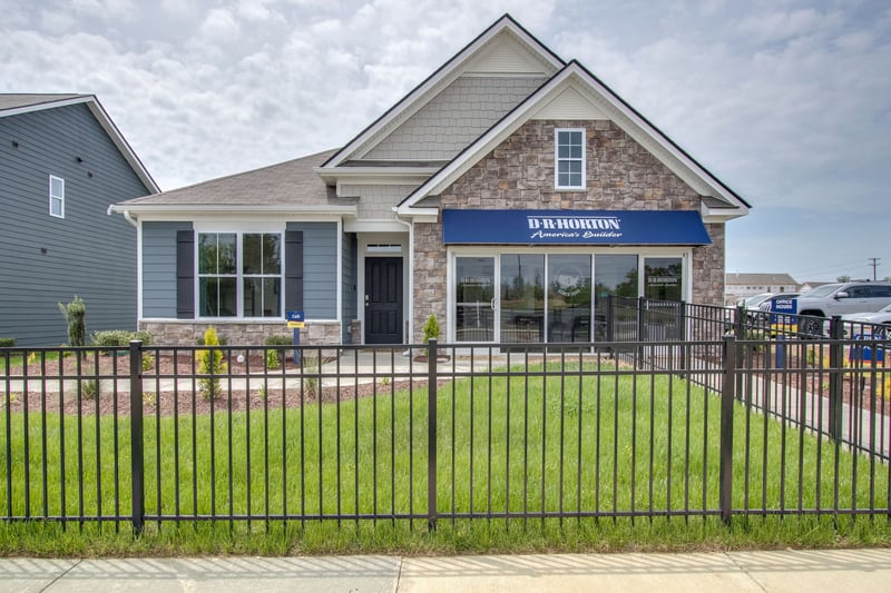 5010 Hunters Village Dr, Lebanon, TN 37087