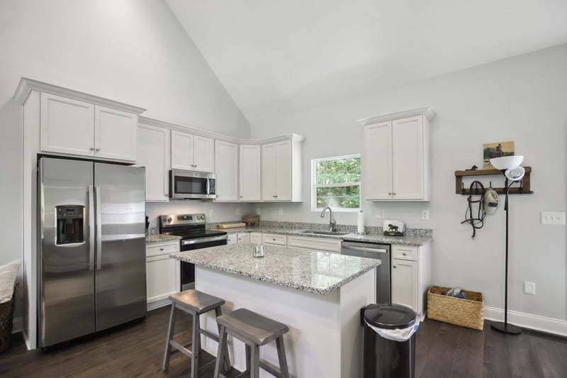 122 Deerwood Ct, Dickson, TN 37055